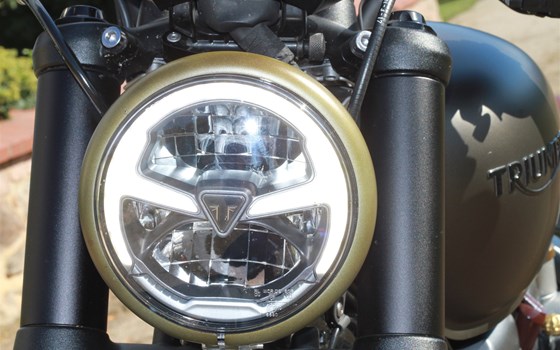 Umgebautes Motorrad Triumph Bonneville Bobber von Motorrad Naujocks - Bild 10 Umgebautes Motorrad Triumph Bonneville Bobber von Motorrad Naujocks - Bild 10