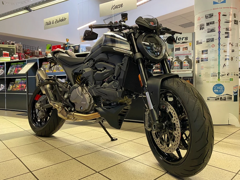 Umbgebautes Motorrad Ducati Monster + Bild 1: Umbgebautes Motorrad Ducati Monster +