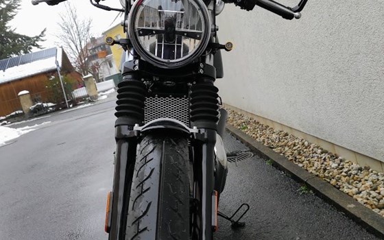 Umgebautes Motorrad Royal Enfield Continental GT 650 von Zweiradhaus Mierisch - Bild 12 Umgebautes Motorrad Royal Enfield Continental GT 650 von Zweiradhaus Mierisch - Bild 12