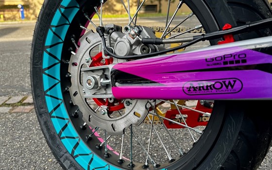 Umgebautes Motorrad Fantic XMF 125 Competition von Pat-Bikes - Bild 5 Umgebautes Motorrad Fantic XMF 125 Competition von Pat-Bikes - Bild 5