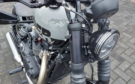 Umgebautes Motorrad Triumph Bonneville Bobber von Motorrad Lörper, Inh. Martin Lörper - Bild 15 Umgebautes Motorrad Triumph Bonneville Bobber von Motorrad Lörper, Inh. Martin Lörper - Bild 15