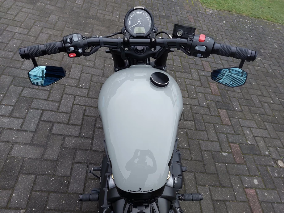 Umbgebautes Motorrad Triumph Bonneville Bobber Bild 16: Umbgebautes Motorrad Triumph Bonneville Bobber