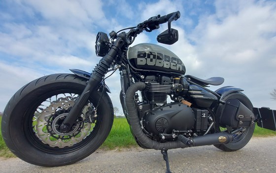 Umgebautes Motorrad Triumph Bonneville Bobber von Motorrad Lörper, Inh. Martin Lörper - Bild 1 Umgebautes Motorrad Triumph Bonneville Bobber von Motorrad Lörper, Inh. Martin Lörper - Bild 1