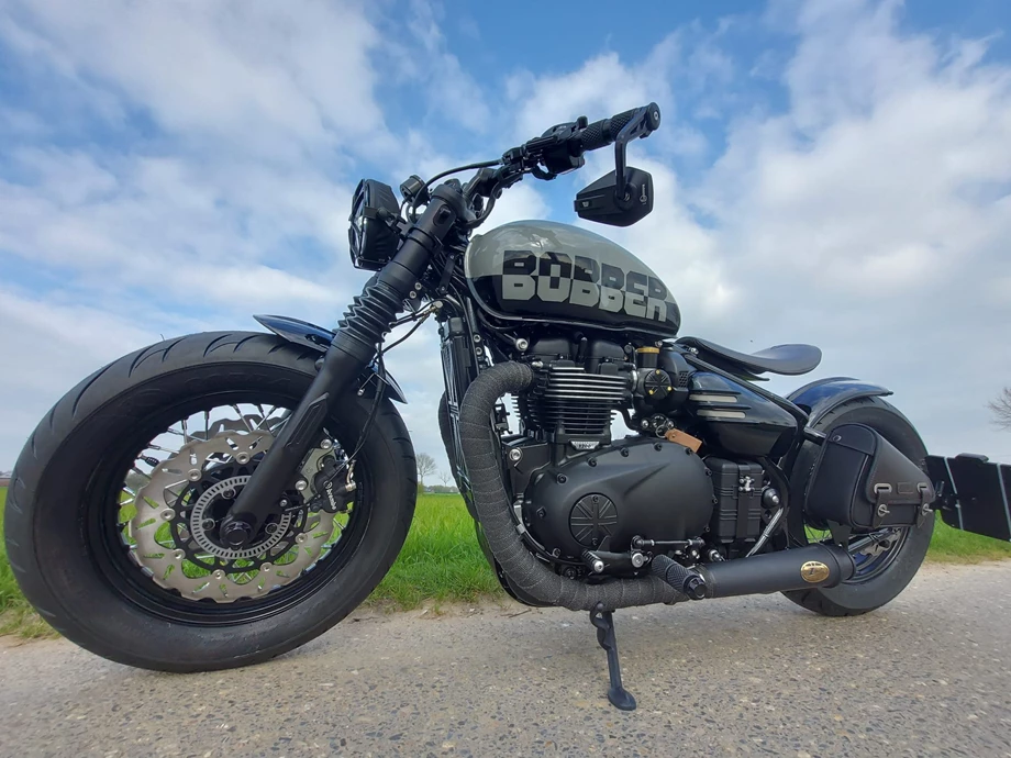 Umbgebautes Motorrad Triumph Bonneville Bobber Bild 1: Umbgebautes Motorrad Triumph Bonneville Bobber