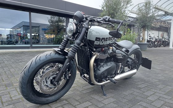 Umgebautes Motorrad Triumph Bonneville Bobber von Motorrad Lörper, Inh. Martin Lörper - Bild 8 Umgebautes Motorrad Triumph Bonneville Bobber von Motorrad Lörper, Inh. Martin Lörper - Bild 8