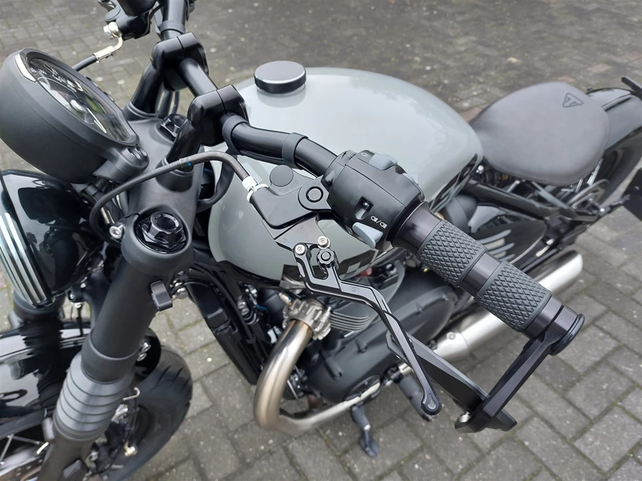 Umbgebautes Motorrad Triumph Bonneville Bobber Bild 14: Umbgebautes Motorrad Triumph Bonneville Bobber