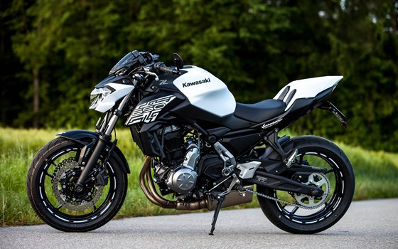 Umgebautes Motorrad Kawasaki Z650 von Eichenberger Zweirad-Sport - Bild 7 Umgebautes Motorrad Kawasaki Z650 von Eichenberger Zweirad-Sport - Bild 7