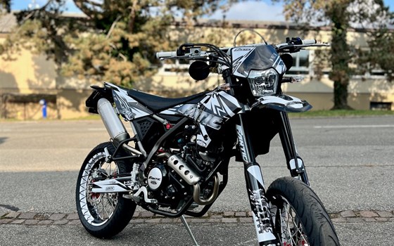 Umgebautes Motorrad Fantic XMF 125 Performance von Pat-Bikes AG - Bild 3 Umgebautes Motorrad Fantic XMF 125 Performance von Pat-Bikes AG - Bild 3