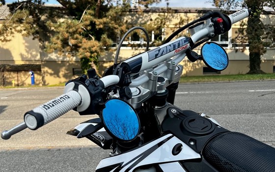 Umgebautes Motorrad Fantic XMF 125 Performance von Pat-Bikes AG - Bild 6 Umgebautes Motorrad Fantic XMF 125 Performance von Pat-Bikes AG - Bild 6