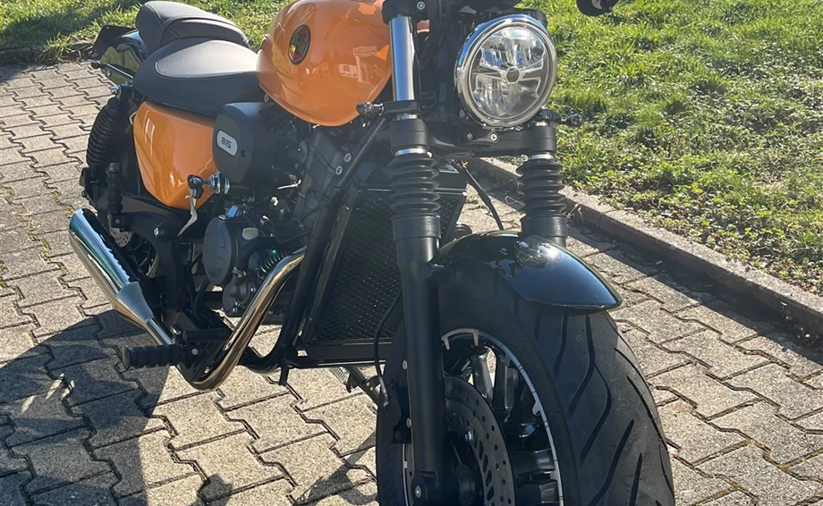 Umbgebautes Motorrad Hanway B15 Bild 3: Umbgebautes Motorrad Hanway B15
