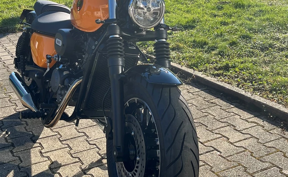 Umbgebautes Motorrad Hanway B15 Bild 9: Umbgebautes Motorrad Hanway B15