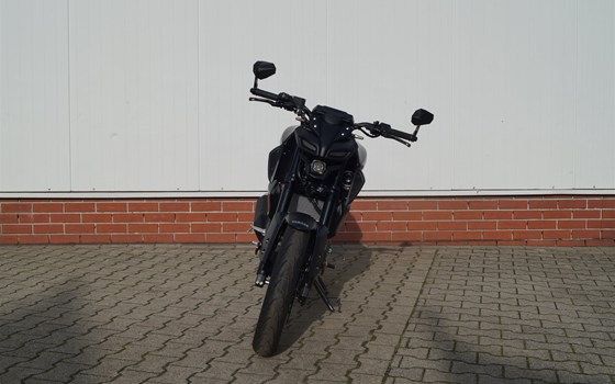 Umgebautes Motorrad Yamaha MT-125 von Rolf Berentelg GmbH & Co.KG - Bild 3 Umgebautes Motorrad Yamaha MT-125 von Rolf Berentelg GmbH & Co.KG - Bild 3