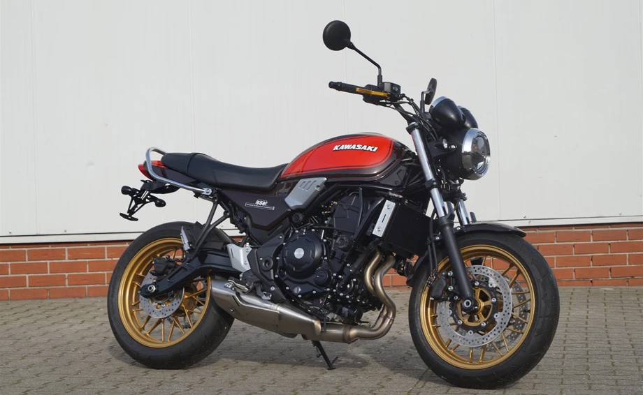 Umbgebautes Motorrad Kawasaki Z650 RS 50th Anniversary Bild 1: Umbgebautes Motorrad Kawasaki Z650 RS 50th Anniversary