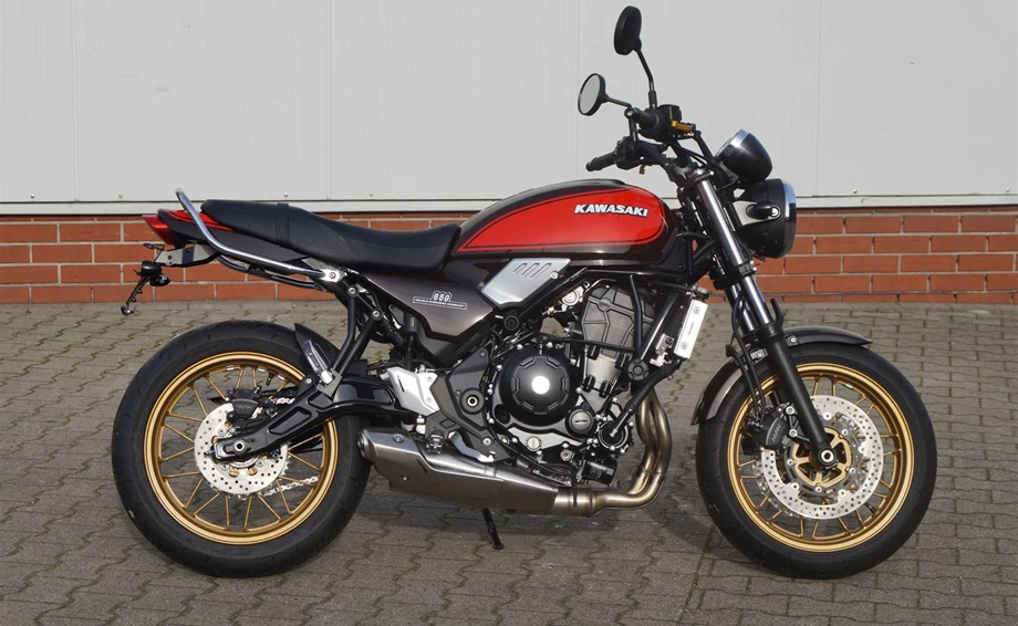Umbgebautes Motorrad Kawasaki Z650 RS 50th Anniversary Bild 2: Umbgebautes Motorrad Kawasaki Z650 RS 50th Anniversary
