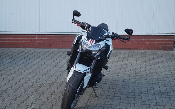 Umgebautes Motorrad Kawasaki Z900 von Rolf Berentelg GmbH & Co.KG - Bild 2 Umgebautes Motorrad Kawasaki Z900 von Rolf Berentelg GmbH & Co.KG - Bild 2