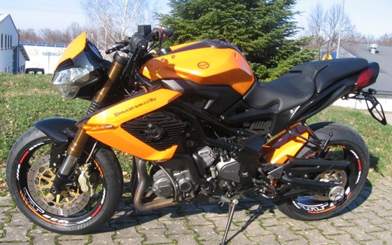 Umgebautes Motorrad Benelli TNT 899 von Bike Performance by Joachim Fegert - Bild 2 Umgebautes Motorrad Benelli TNT 899 von Bike Performance by Joachim Fegert - Bild 2