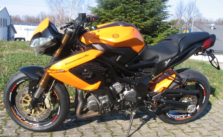 Umbgebautes Motorrad Benelli TNT 899 Bild 2: Umbgebautes Motorrad Benelli TNT 899