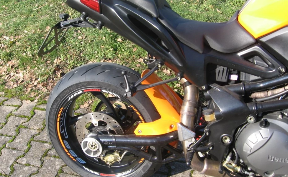 Umbgebautes Motorrad Benelli TNT 899 Bild 4: Umbgebautes Motorrad Benelli TNT 899