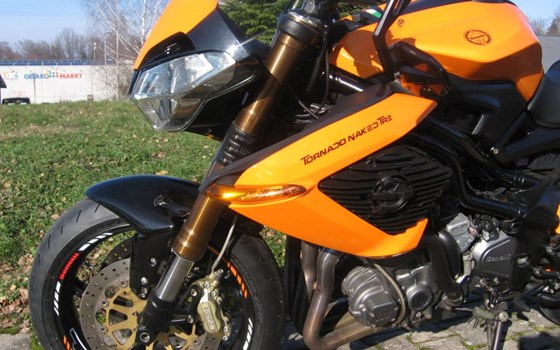 Umgebautes Motorrad Benelli TNT 899 von Bike Performance by Joachim Fegert - Bild 7 Umgebautes Motorrad Benelli TNT 899 von Bike Performance by Joachim Fegert - Bild 7