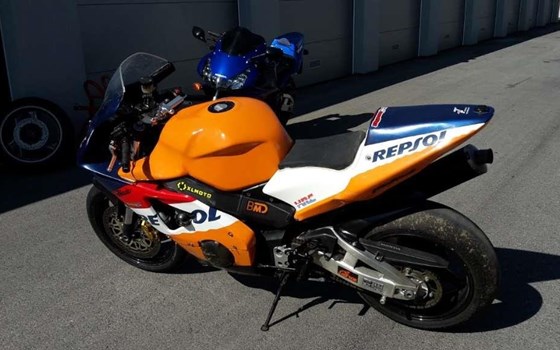 Umgebautes Motorrad Honda CBR 900 RR Fireblade von Hcmd - Bild 4 Umgebautes Motorrad Honda CBR 900 RR Fireblade von Hcmd - Bild 4