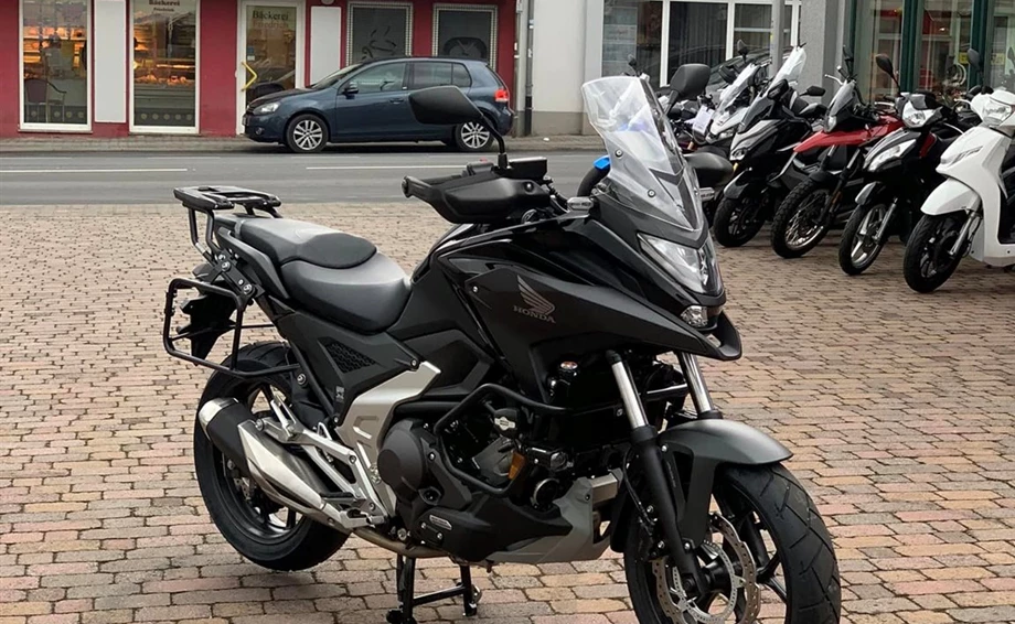 Rebuilt motorbike Honda NC750X Bild 1: Rebuilt motorbike Honda NC750X