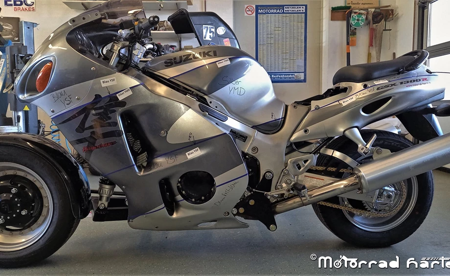 Umbgebautes Motorrad Suzuki Hayabusa Bild 3: Umbgebautes Motorrad Suzuki Hayabusa