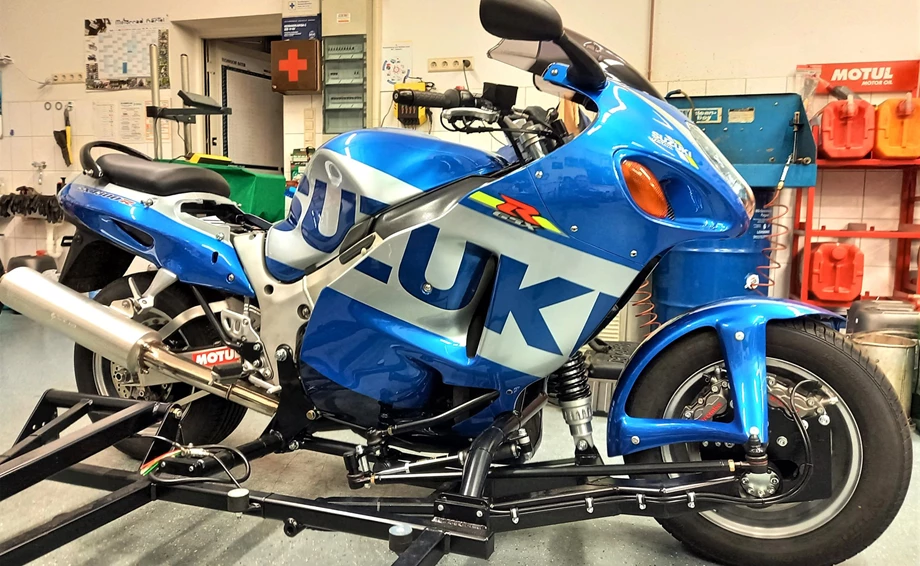 Umbgebautes Motorrad Suzuki Hayabusa Bild 12: Umbgebautes Motorrad Suzuki Hayabusa