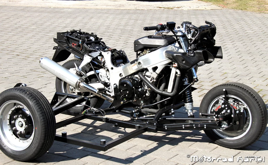 Umbgebautes Motorrad Suzuki Hayabusa Bild 2: Umbgebautes Motorrad Suzuki Hayabusa