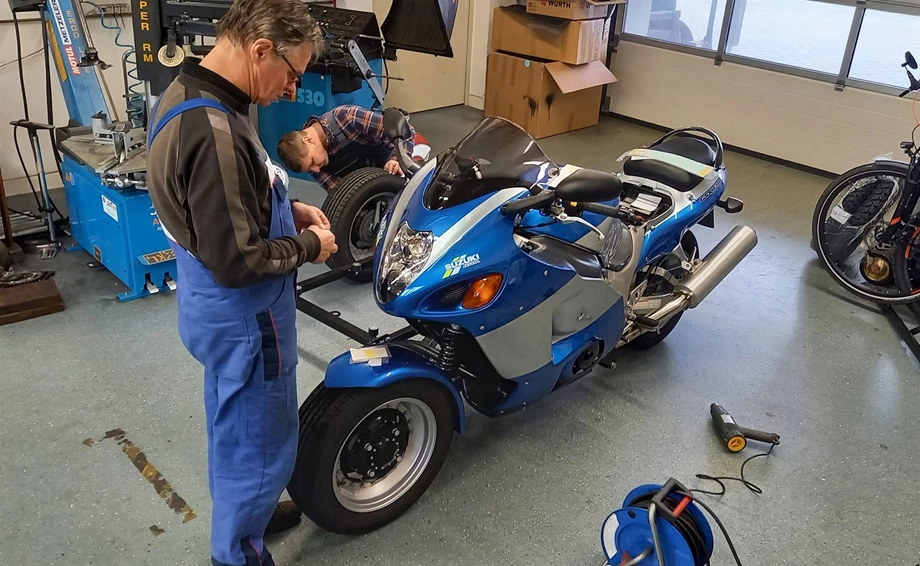 Umbgebautes Motorrad Suzuki Hayabusa Bild 8: Umbgebautes Motorrad Suzuki Hayabusa