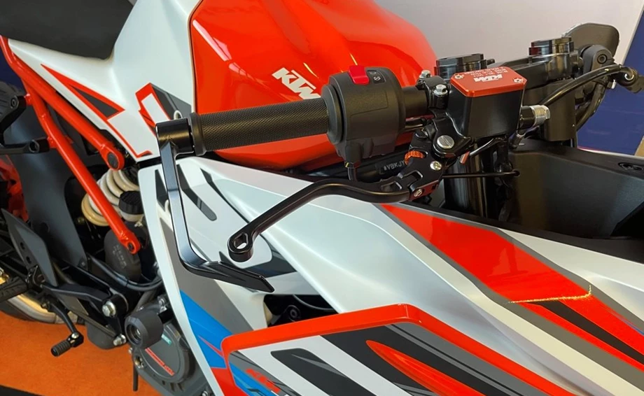 Umbgebautes Motorrad KTM RC 125 Bild 2: Umbgebautes Motorrad KTM RC 125