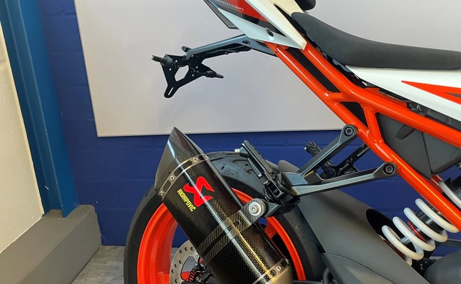 Umbgebautes Motorrad KTM RC 125 Bild 3: Umbgebautes Motorrad KTM RC 125