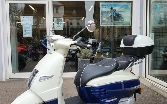 Umgebautes Motorrad Peugeot Django 125 ABS Blue von Moto Studio Thomas Holtz - Bild 1 Umgebautes Motorrad Peugeot Django 125 ABS Blue von Moto Studio Thomas Holtz - Bild 1