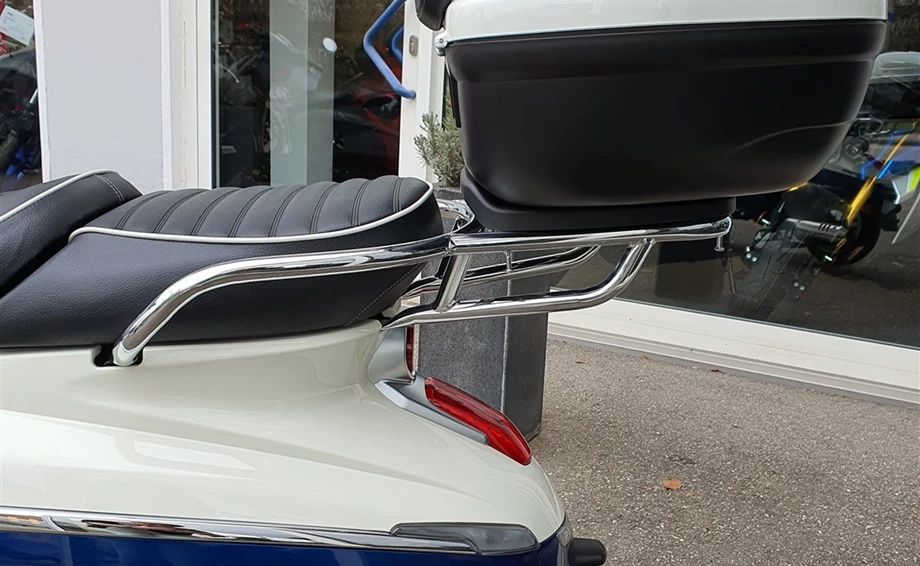 Umbgebautes Motorrad Peugeot Django 125 ABS Blue Bild 2: Umbgebautes Motorrad Peugeot Django 125 ABS Blue