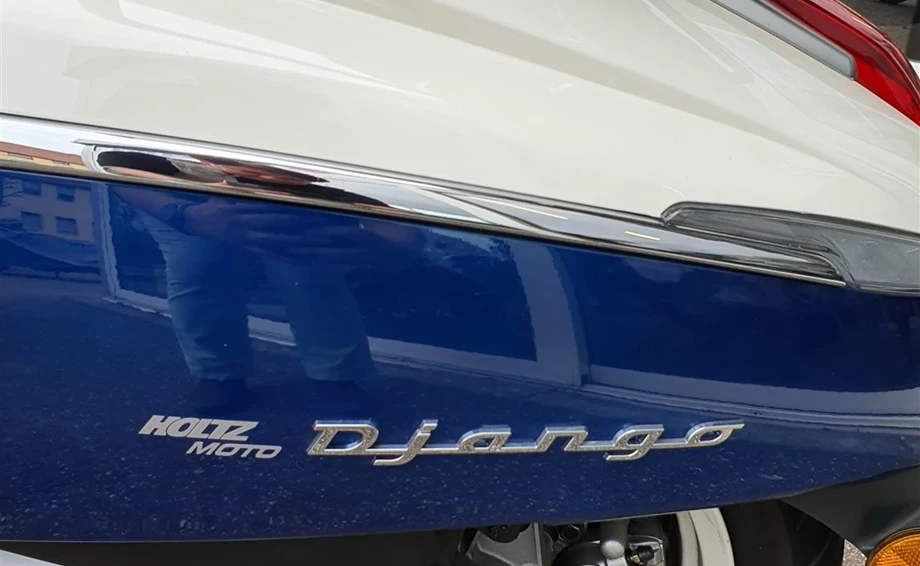 Umbgebautes Motorrad Peugeot Django 125 ABS Blue Bild 5: Umbgebautes Motorrad Peugeot Django 125 ABS Blue