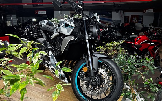 Umgebautes Motorrad Honda CB1000R+ von Tempo-Zweirad-Treff GmbH - Bild 11