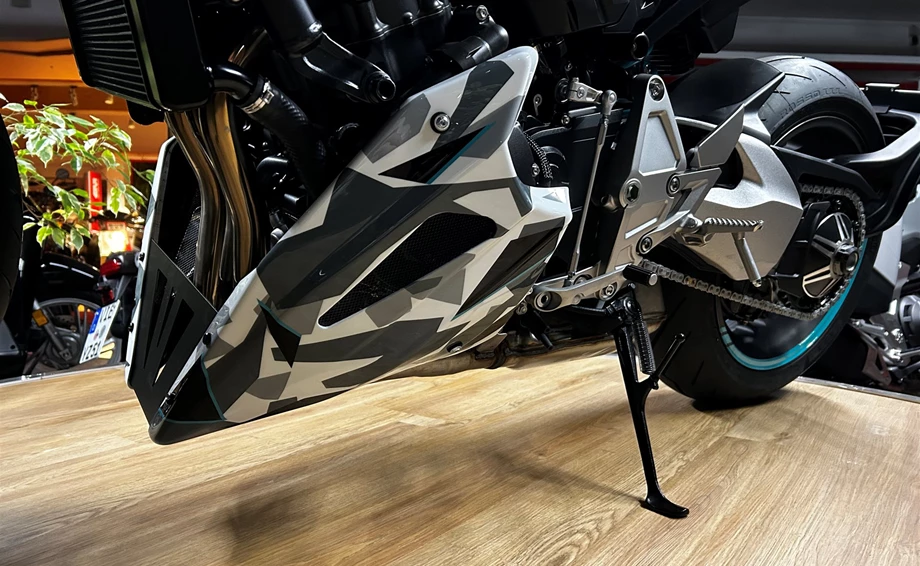 Umbgebautes Motorrad Honda CB1000R+ Bild 14: Umbgebautes Motorrad Honda CB1000R+