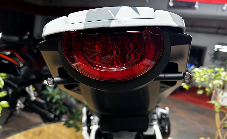 Umbgebautes Motorrad Honda CB1000R+ Bild 25: Umbgebautes Motorrad Honda CB1000R+