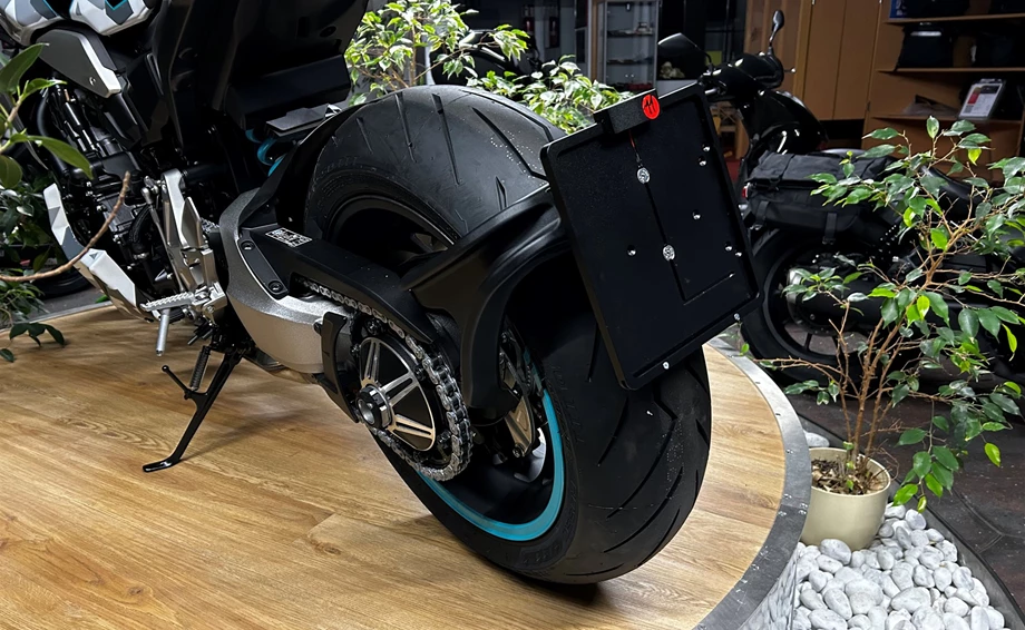 Umbgebautes Motorrad Honda CB1000R+ Bild 26: Umbgebautes Motorrad Honda CB1000R+