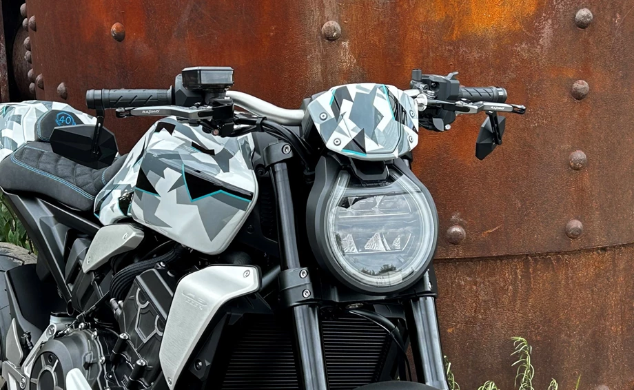Umbgebautes Motorrad Honda CB1000R+ Bild 3: Umbgebautes Motorrad Honda CB1000R+