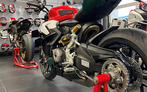 Umgebautes Motorrad Ducati Streetfighter V2 von Claus Carstens Zweiradhandel - Bild 3 Umgebautes Motorrad Ducati Streetfighter V2 von Claus Carstens Zweiradhandel - Bild 3