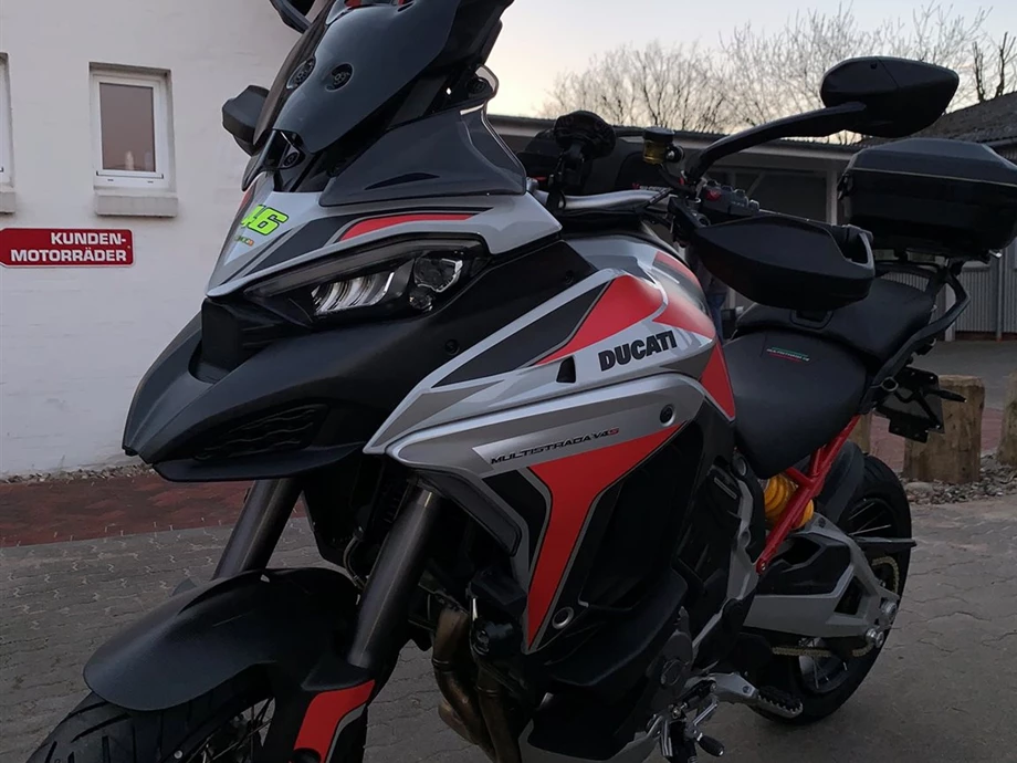 Rebuilt motorbike Ducati Multistrada V4 S Bild 2: Rebuilt motorbike Ducati Multistrada V4 S