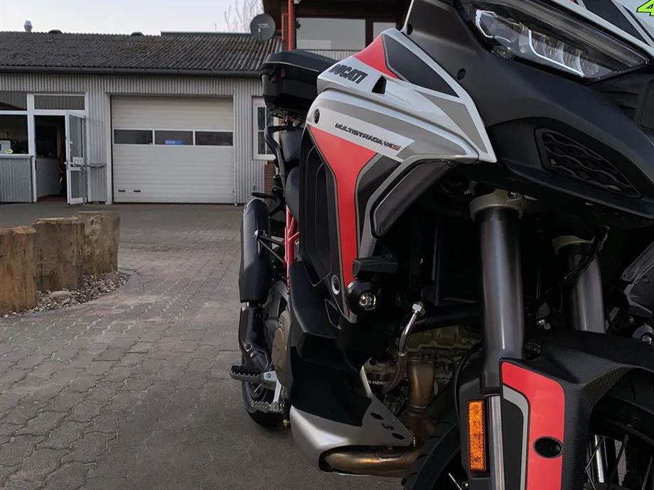 Rebuilt motorbike Ducati Multistrada V4 S Bild 3: Rebuilt motorbike Ducati Multistrada V4 S