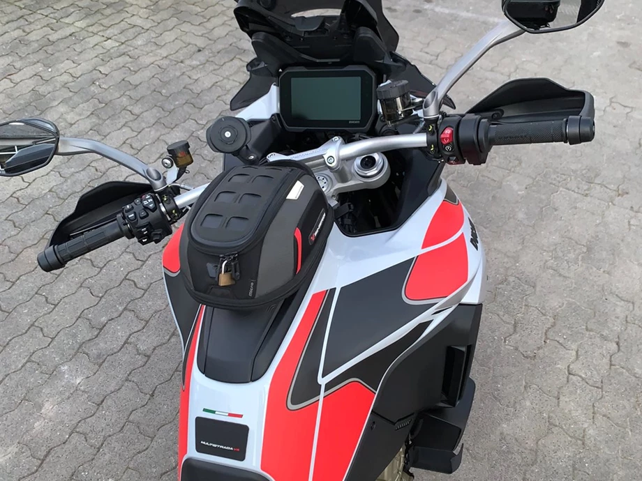 Rebuilt motorbike Ducati Multistrada V4 S Bild 4: Rebuilt motorbike Ducati Multistrada V4 S