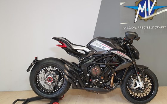Umgebautes Motorrad MV Agusta Dragster 800 RR von Motorrad Scheunpflug e.K. - Bild 1 Umgebautes Motorrad MV Agusta Dragster 800 RR von Motorrad Scheunpflug e.K. - Bild 1