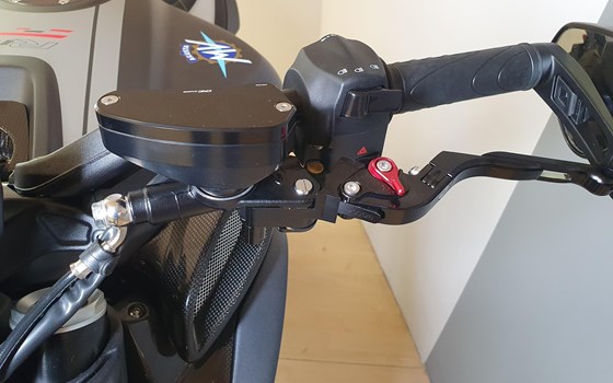 Umgebautes Motorrad MV Agusta Dragster 800 RR von Motorrad Scheunpflug e.K. - Bild 10 Umgebautes Motorrad MV Agusta Dragster 800 RR von Motorrad Scheunpflug e.K. - Bild 10