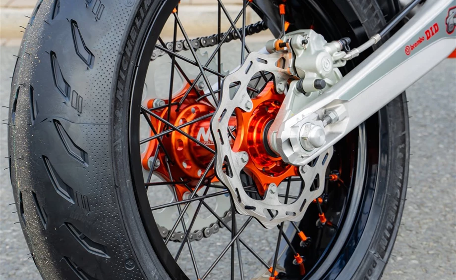 Umbgebautes Motorrad KTM 500 EXC-F Bild 3: Umbgebautes Motorrad KTM 500 EXC-F