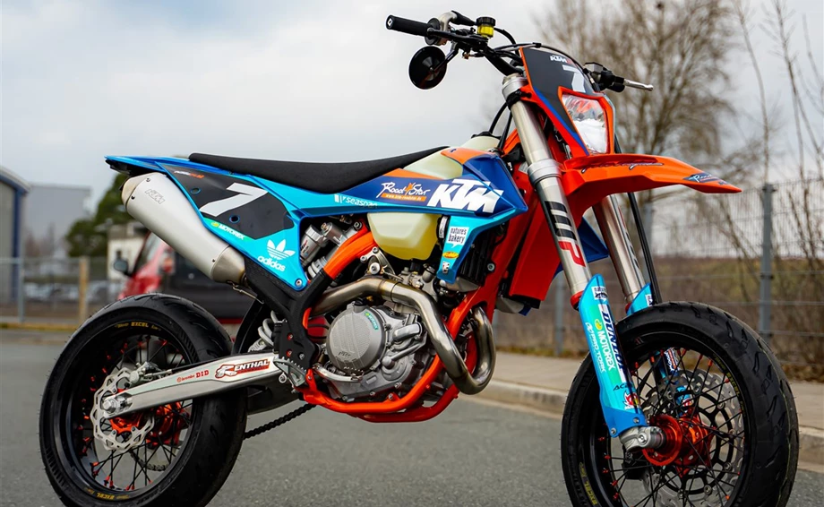 Umbgebautes Motorrad KTM 500 EXC-F Bild 1: Umbgebautes Motorrad KTM 500 EXC-F