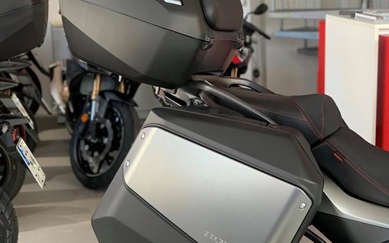 Umgebautes Motorrad Honda NT1100 DCT von Motorradtechnik Lang GmbH - Bild 6 Umgebautes Motorrad Honda NT1100 DCT von Motorradtechnik Lang GmbH - Bild 6