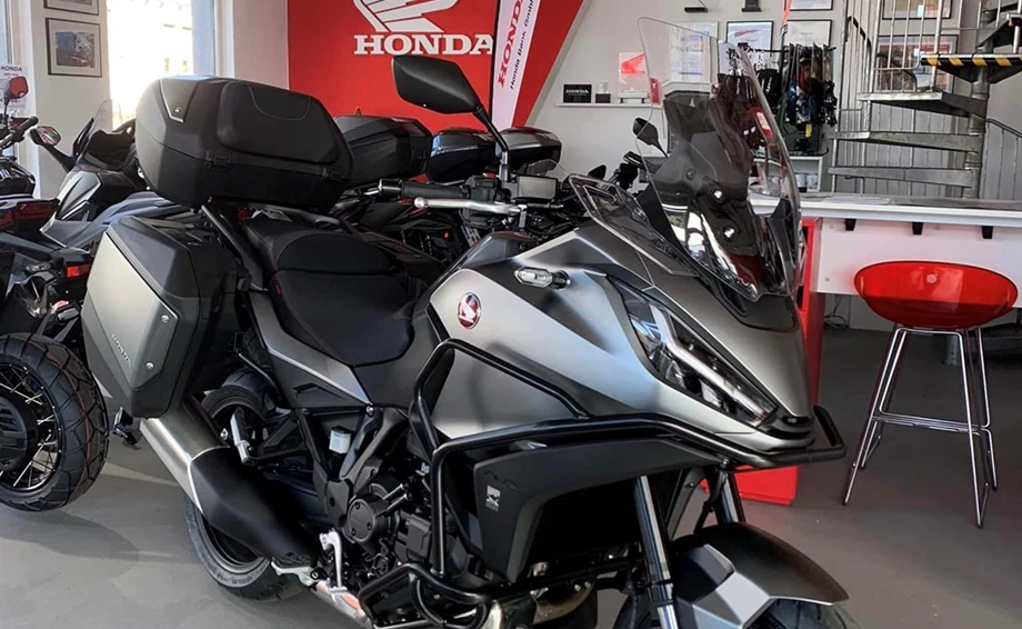 Umbgebautes Motorrad Honda NT1100 DCT Bild 2: Umbgebautes Motorrad Honda NT1100 DCT