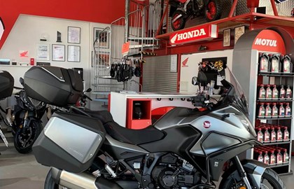Honda NT1100 DCT Custom Bike Honda NT1100 DCT Custom Bike